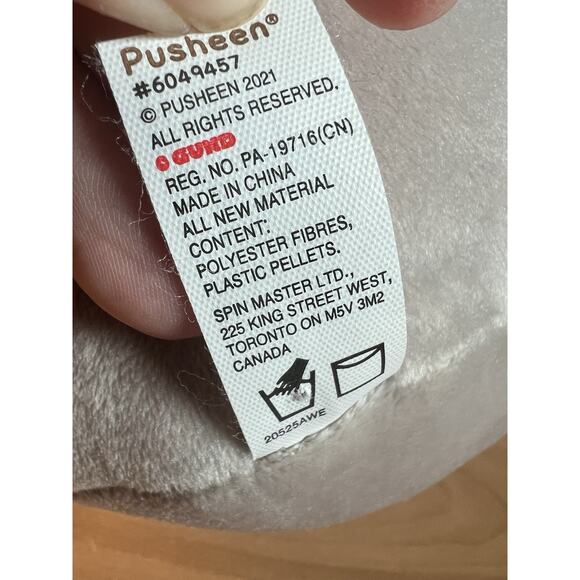 Hot Cocoa Pusheen with Santa Hat Whipped Cream Rare Discontinued 9” - Picture 7 of 8